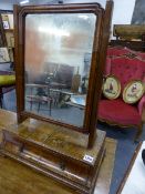 AN ANTIQUE WALNUT AND INLAID DRESSING TABLE MIRROR WITH A SHAPED DRAWER BASE. W.47cms.