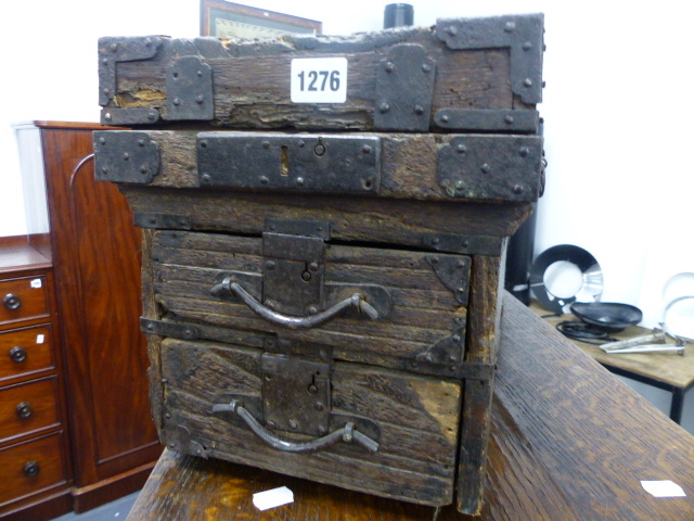 AN UNUSUAL FAR EASTERN IRON MOUNTED TRAVELLING CHEST. - Image 5 of 10