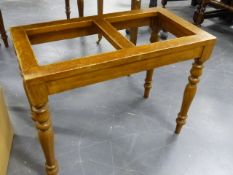 A PAIR OF ANTIQUE LUGGAGE STANDS ON TURNED LEGS. W.66cms.