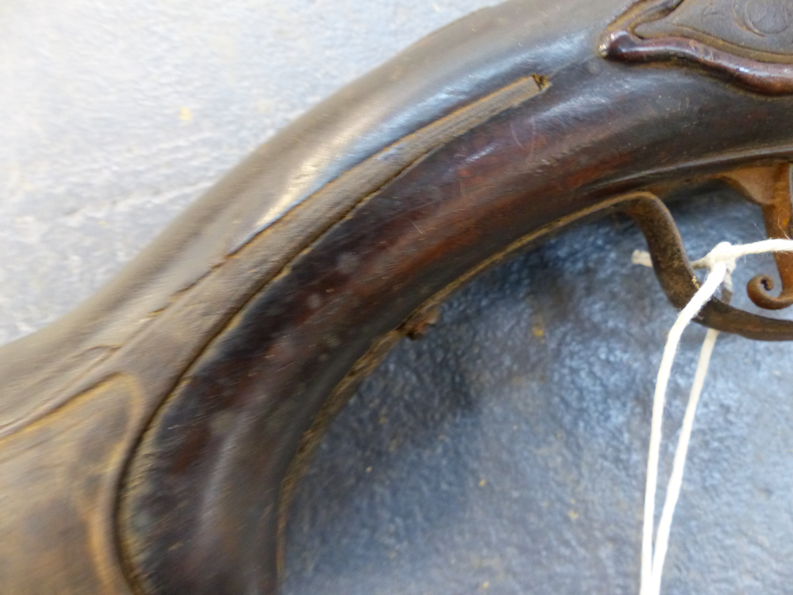 AN 18th. C. FLINTLOCK HOLSTER PISTOL. THE LOCK SIGNED NICHOLSON - Bild 3 aus 38