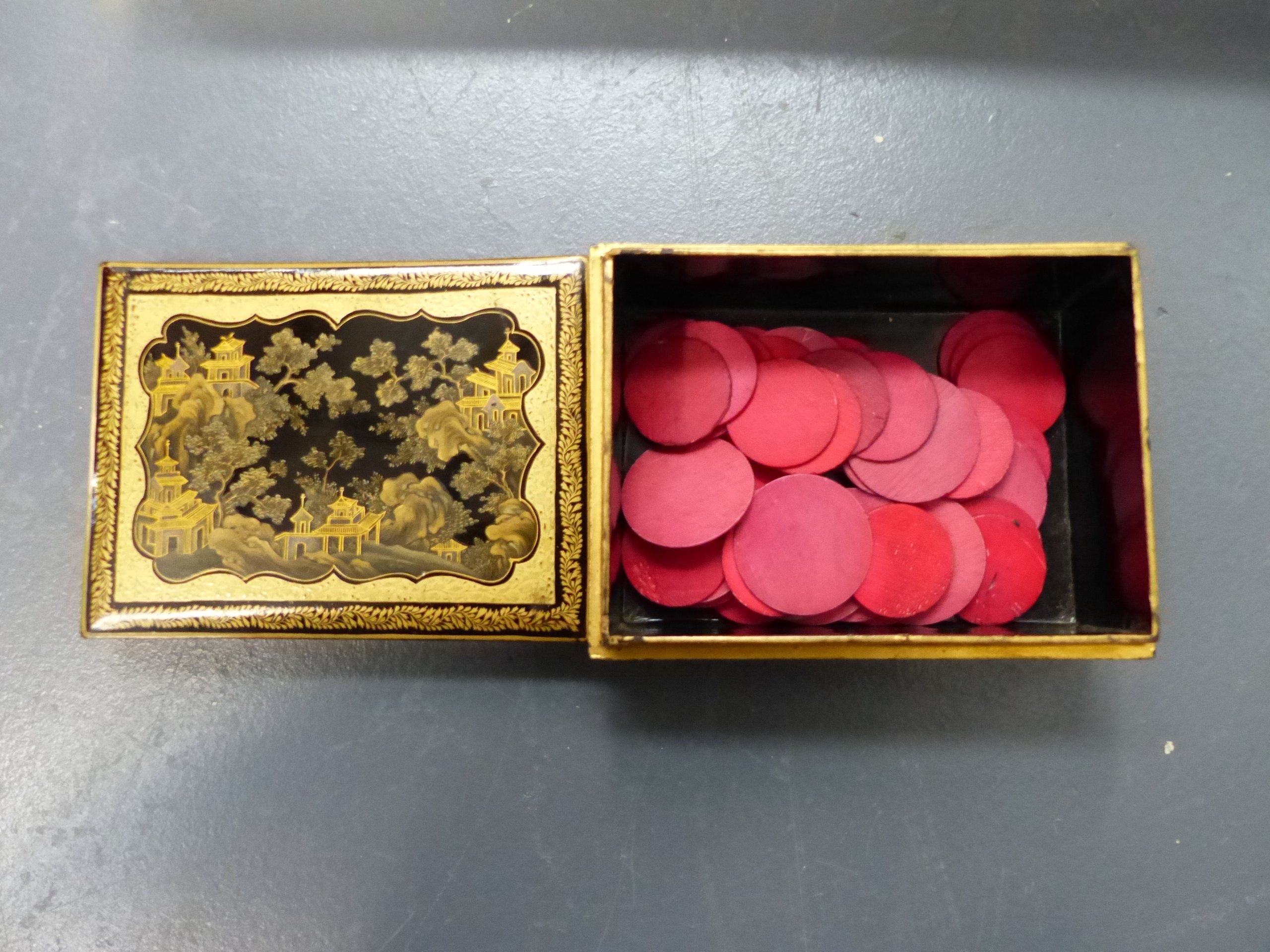 AN UNUSUALLY COMPLETE CHINESE EXPORT BLACK LACQUER GAMES BOX WITH INTERIOR TRAYS AND COVERED - Image 20 of 28