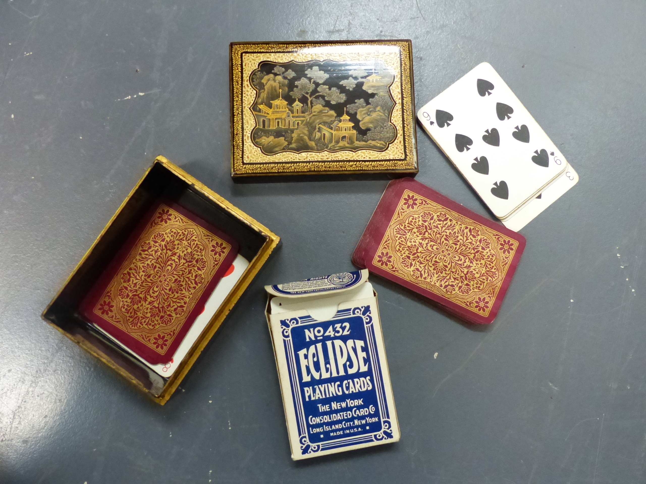 AN UNUSUALLY COMPLETE CHINESE EXPORT BLACK LACQUER GAMES BOX WITH INTERIOR TRAYS AND COVERED - Image 27 of 28