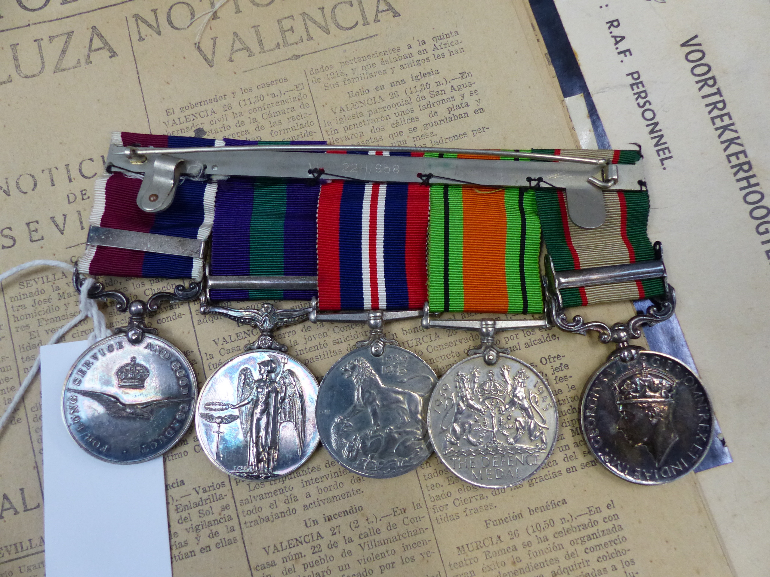 AN RAF MEDAL GROUP TO FL. SGT. J.F. STONE (565206) TO INCLUDE 39-45 DEFENCE AND WAR MEDALS , - Bild 7 aus 33