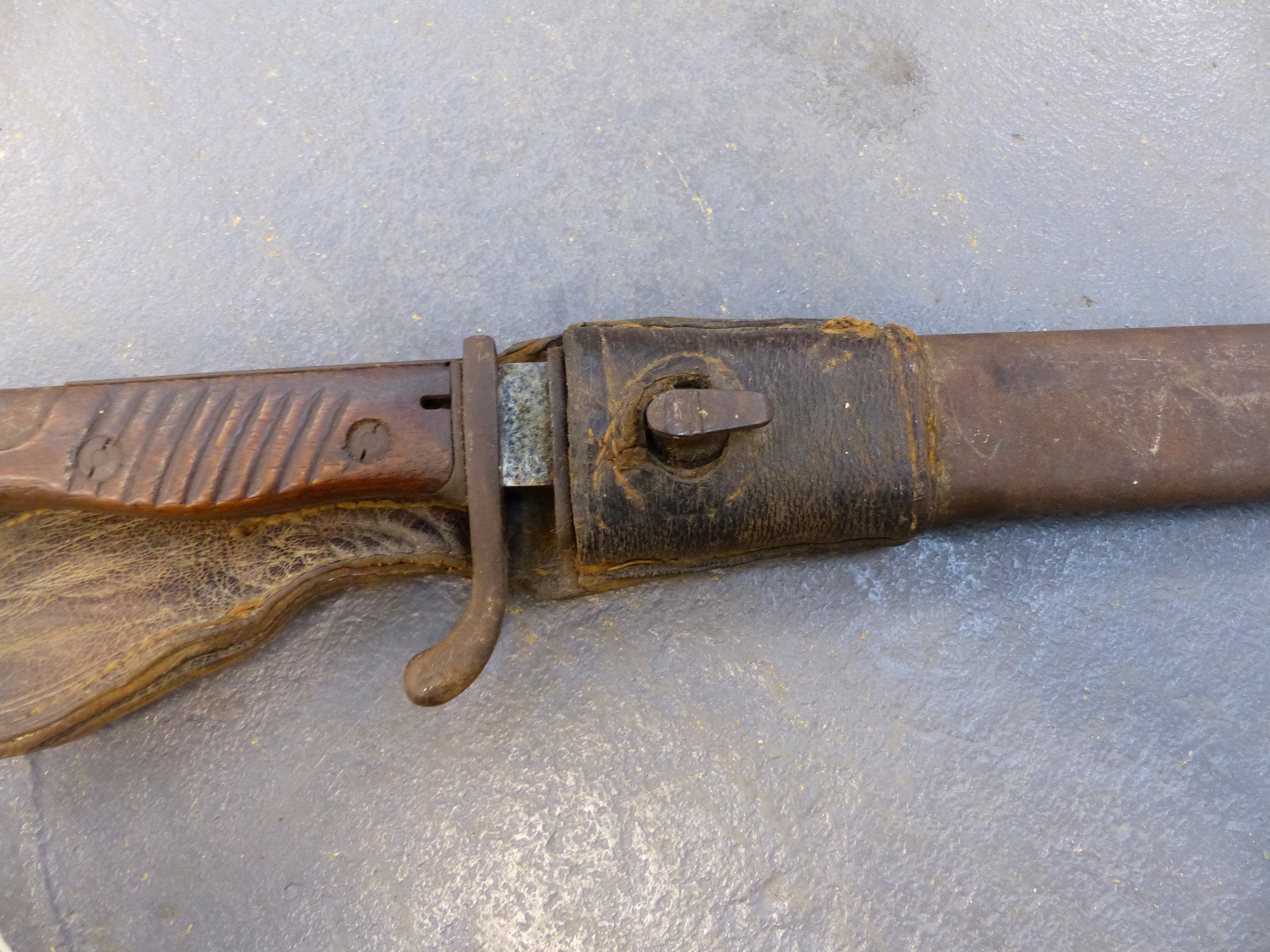 A GERMAN MAUSER 98/05 BAYONET. - Image 6 of 33