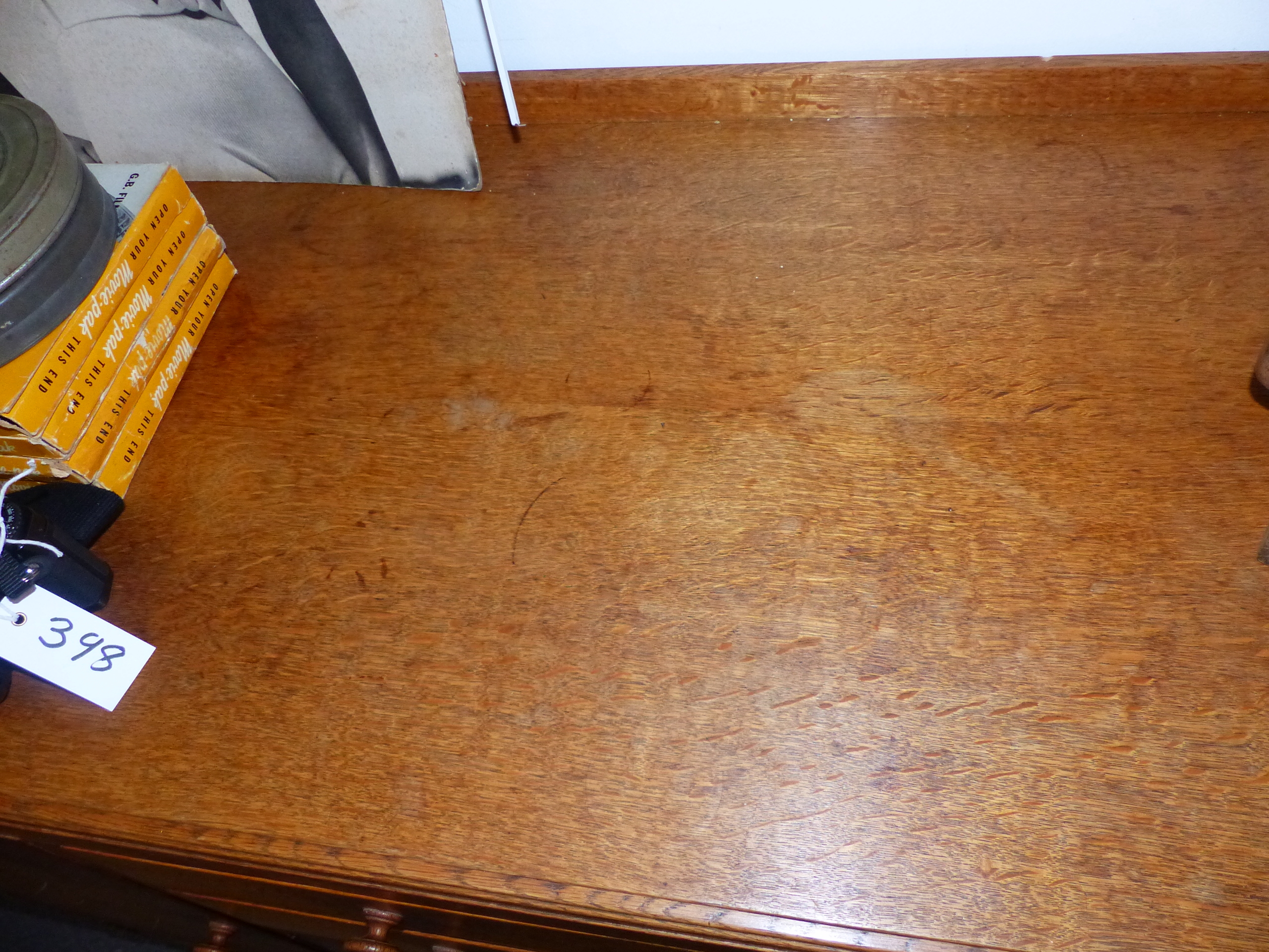 A HEAL'S GOLDEN OAK SIDEBOARD WITH TWO CENTRAL DRAWERS OVER CUPBOARD DOORS WITH TURNED WOODEN - Image 12 of 19