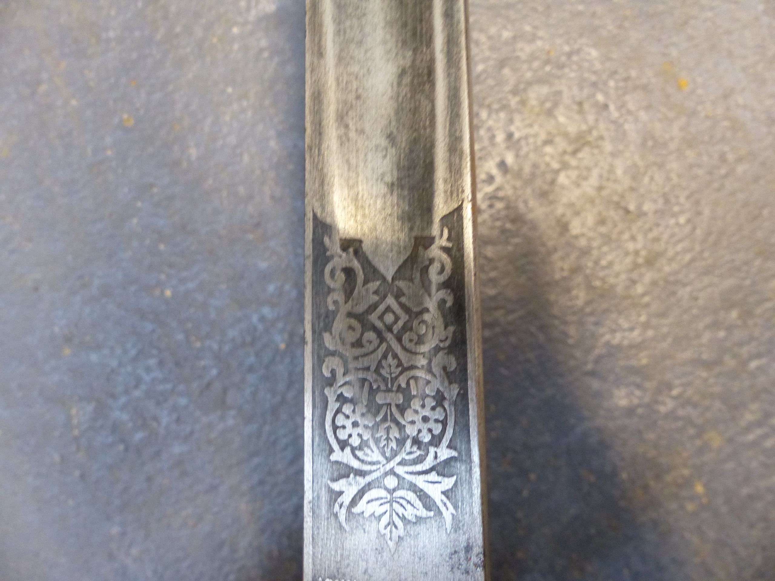 AN EARLY 20th.C. OFFICER'S SWORD WITH ETCHED STEEL BLADE BY JOHN JONES & CO. LONDON - Bild 36 aus 36