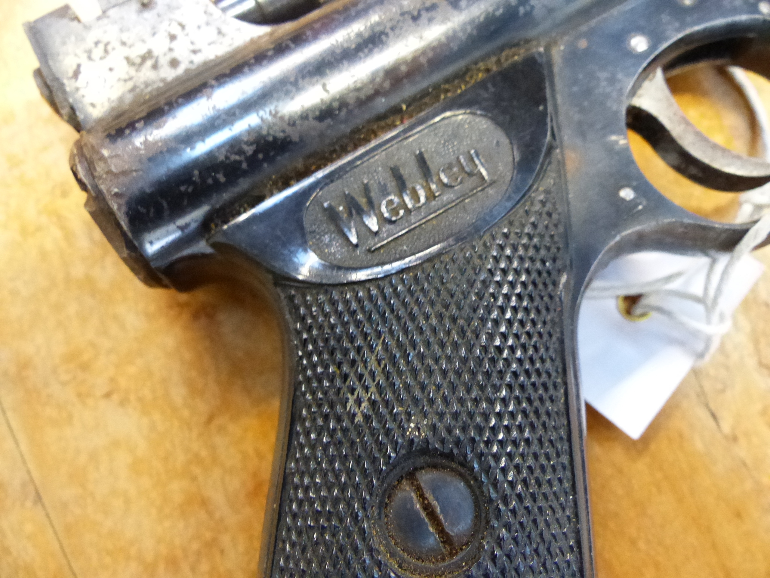 A VINTAGE WEBLEY MARK ONE AIR PISTOL - Bild 5 aus 23