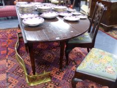 A BESPOKE OAK WAKE TABLE ON TURNED LEGS WITH PAD FEET.