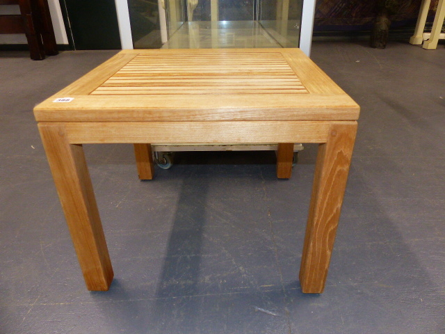 A SMALL HARDWOOD PATIO COFFEE TABLE. - Image 4 of 9