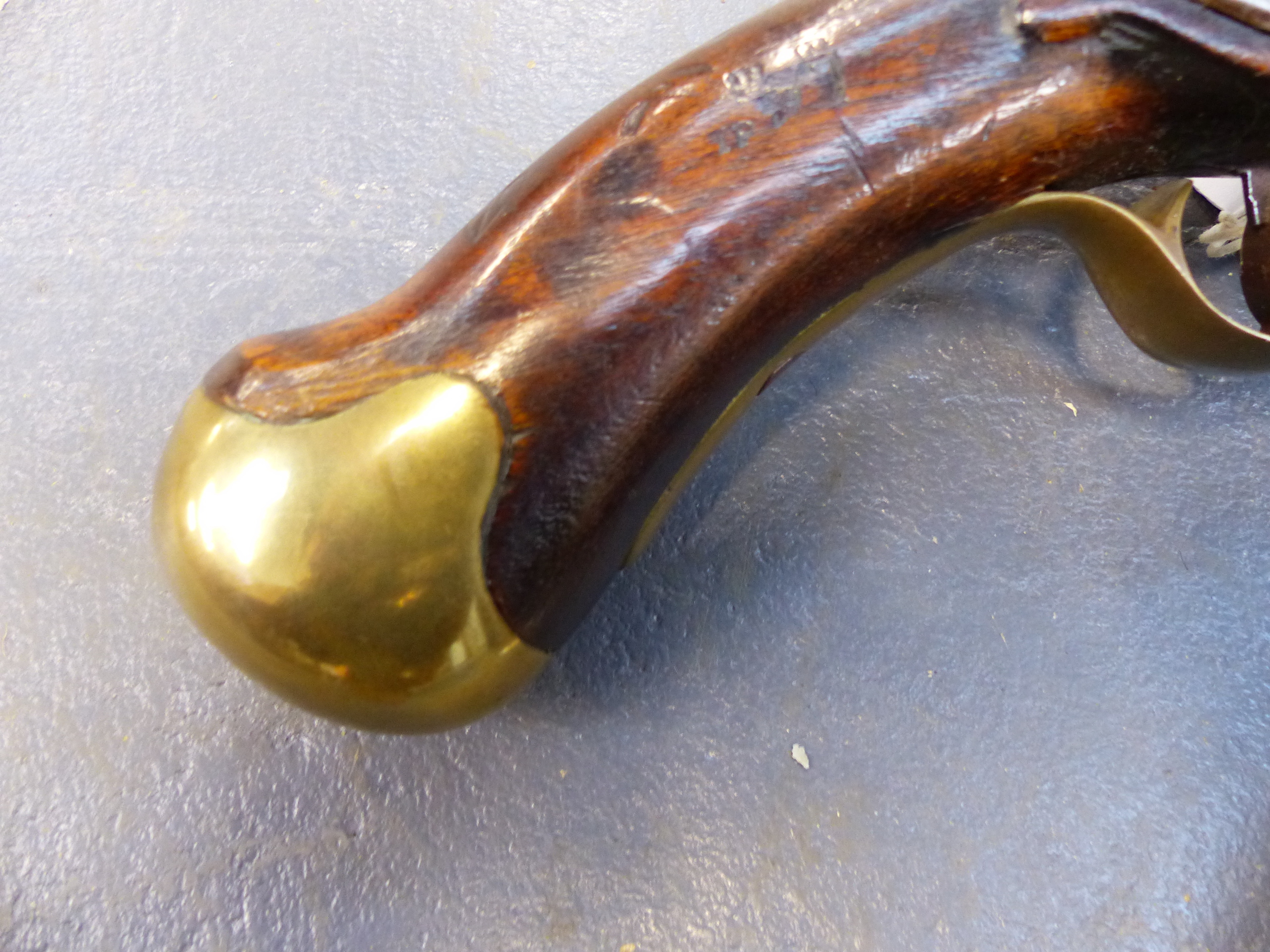 A SEA SERVICE PATTERN FLINTLOCK PISTOL OF INDETERMINATE AGE ( AS SUCH FALLS UNDER SECTION ONE OF THE - Bild 3 aus 59