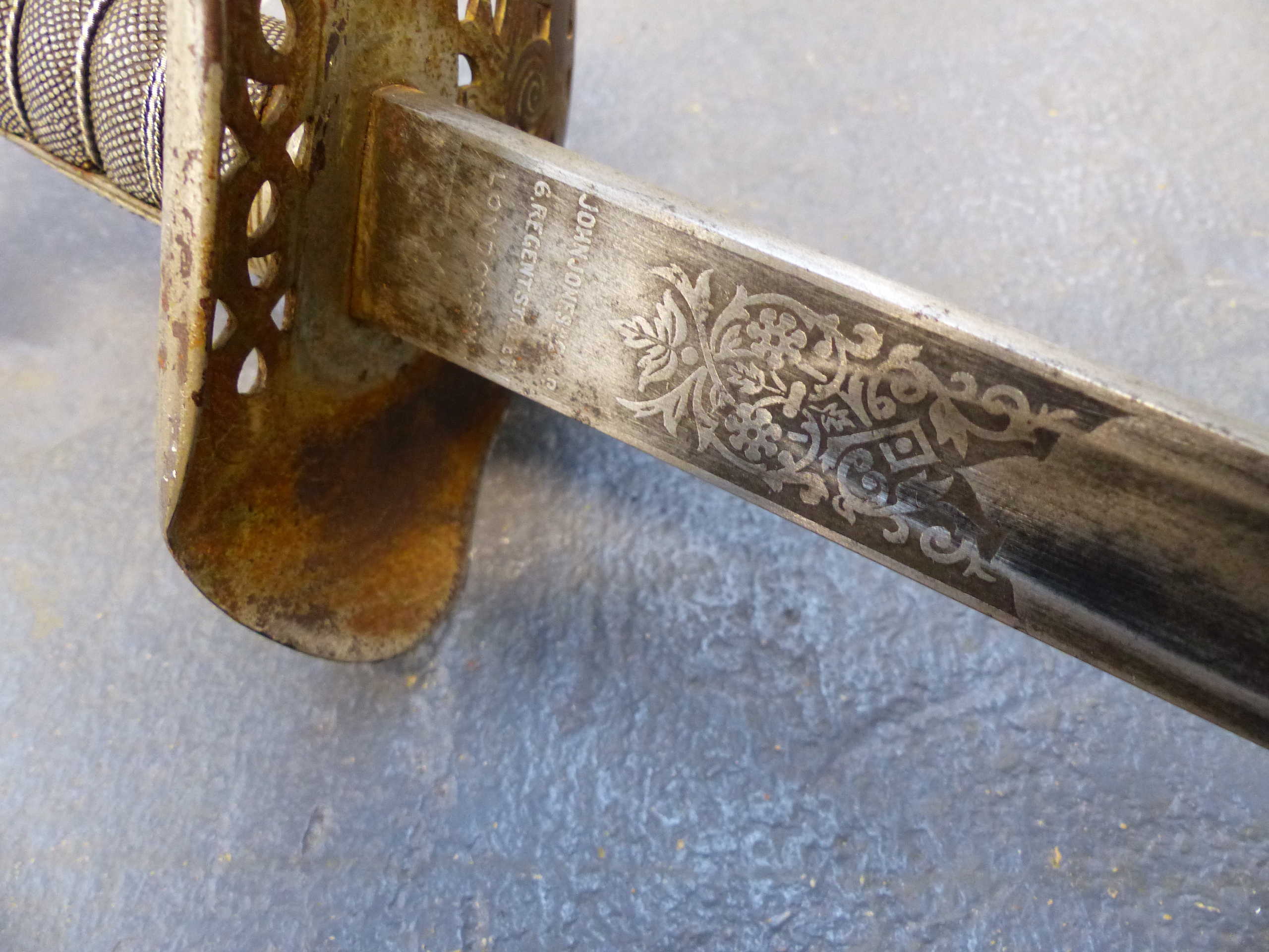 AN EARLY 20th.C. OFFICER'S SWORD WITH ETCHED STEEL BLADE BY JOHN JONES & CO. LONDON - Bild 8 aus 36