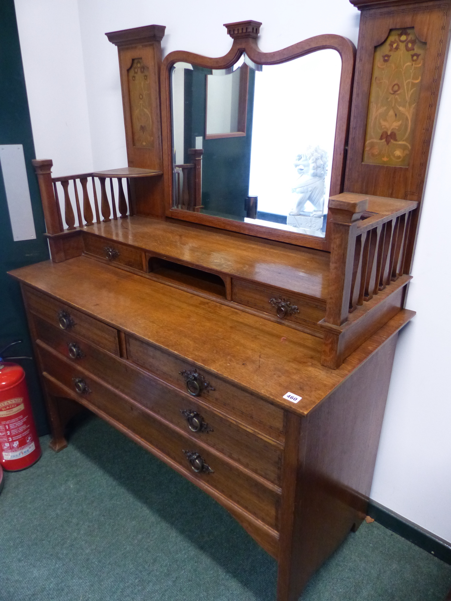 AN ARTS AND CRAFTS OAK DRESSING TABLE BY SHAPLAND & PETTER. W.123cms. - Image 3 of 13