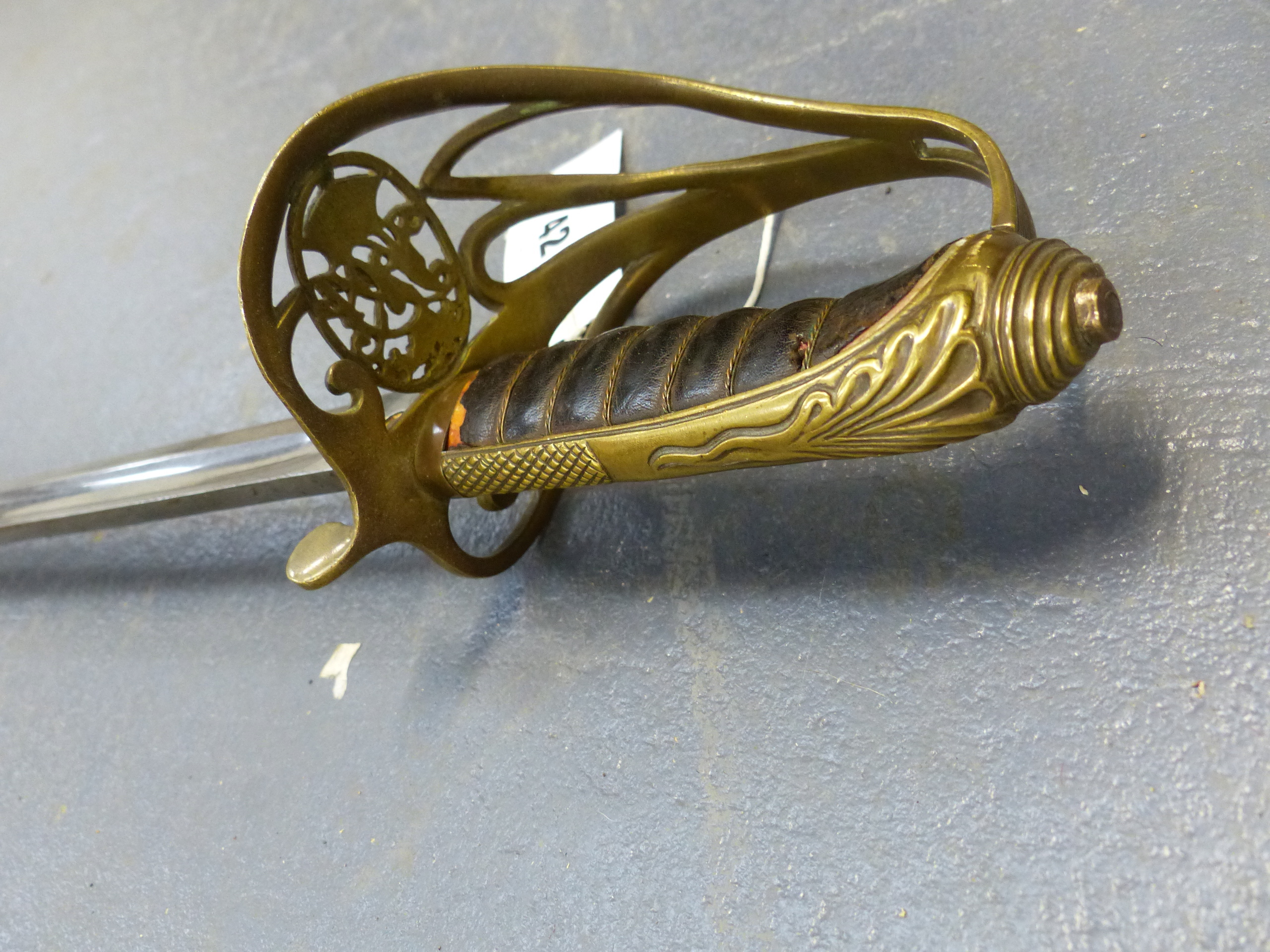 A VICTORIAN NCO'S SWORD WITH BRASS HILT - Image 8 of 12