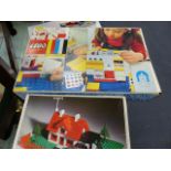 A COLLECTION OF 1960'S BOXED LEGO TO INCLUDE THREE ROOM UNIT SETS, 260,261,262 AND A COTTAGE, 346