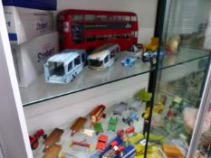 A COLLECTION OF VARIOUS DIE CAST DINKY FARM AND OTHER VEHICLES.