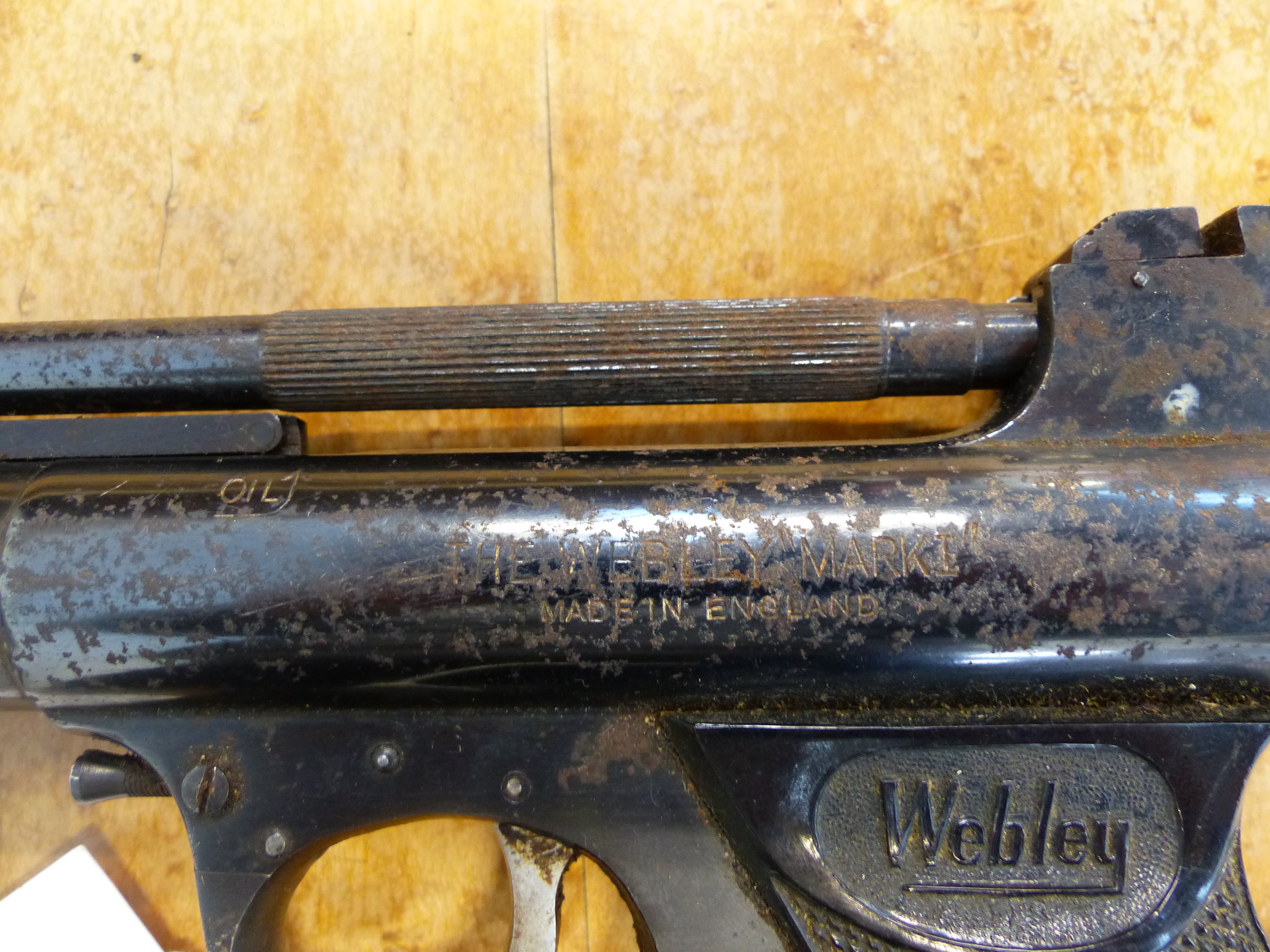 A VINTAGE WEBLEY MARK ONE AIR PISTOL - Bild 19 aus 23