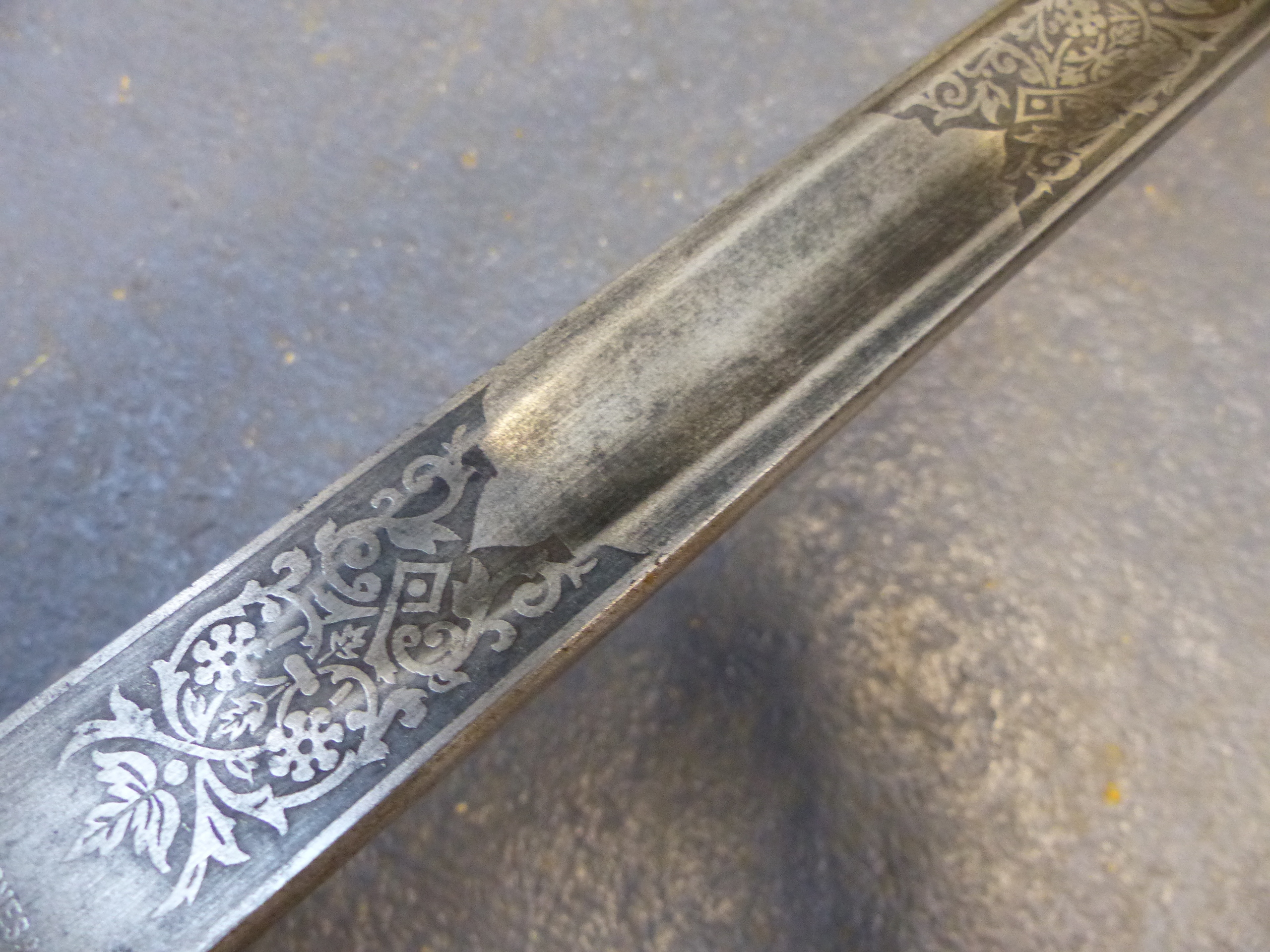 AN EARLY 20th.C. OFFICER'S SWORD WITH ETCHED STEEL BLADE BY JOHN JONES & CO. LONDON - Bild 22 aus 36