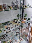 AN EXTENSIVE COLLECTION OF BRITAIN'S DIE CAST FARM ANIMALS, VEHICLES AND ACCESSORIES. APPROX. 400