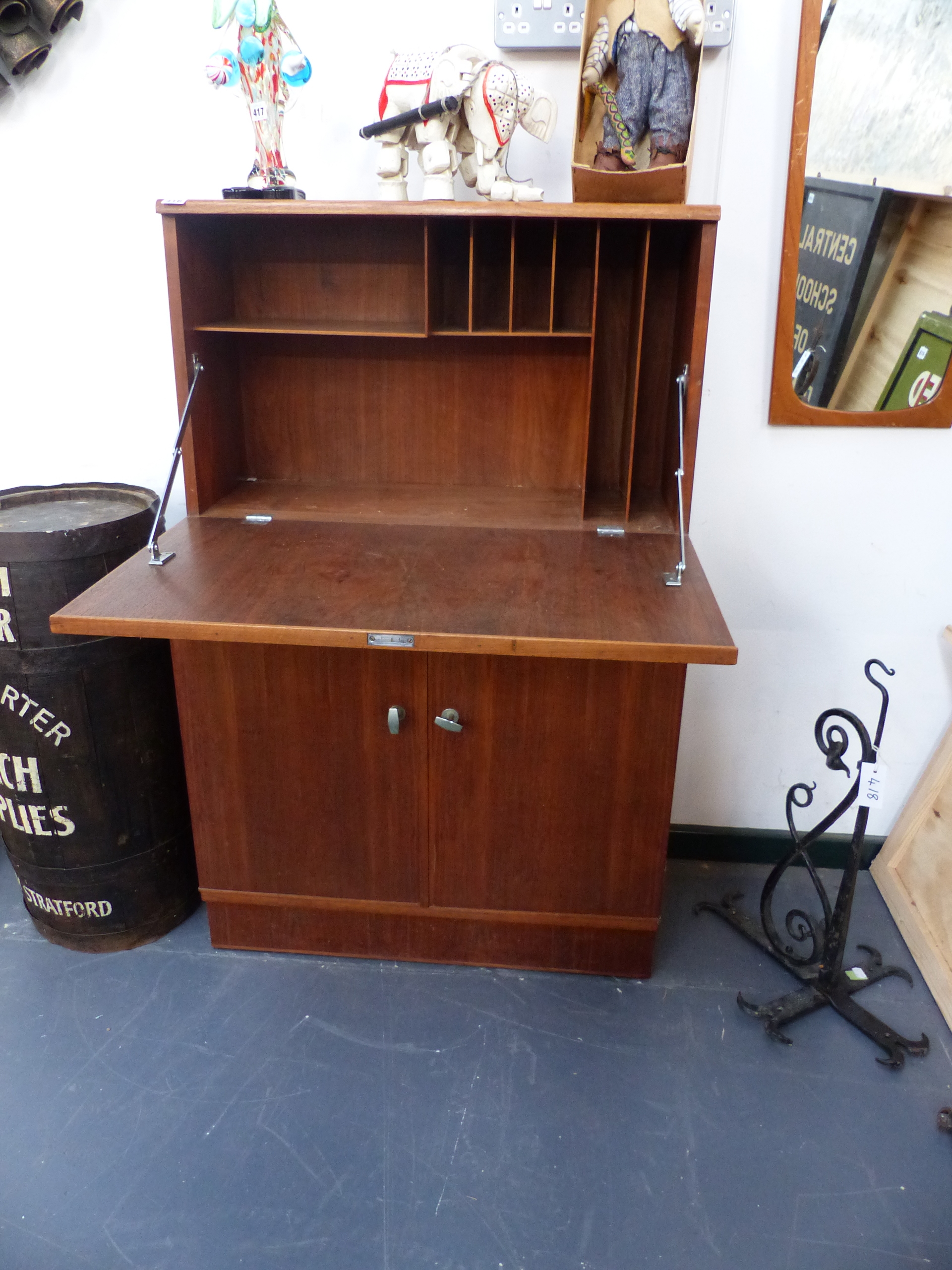 A GORDON RUSSELL TEAK BUREAU. - Image 3 of 22