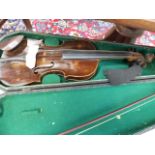 AN ANTIQUE MAPLE BACK VIOLIN LABELLED PRESTON MAHER, LONDON 1790 WITH A LATER BOW AND CONTAINED IN A