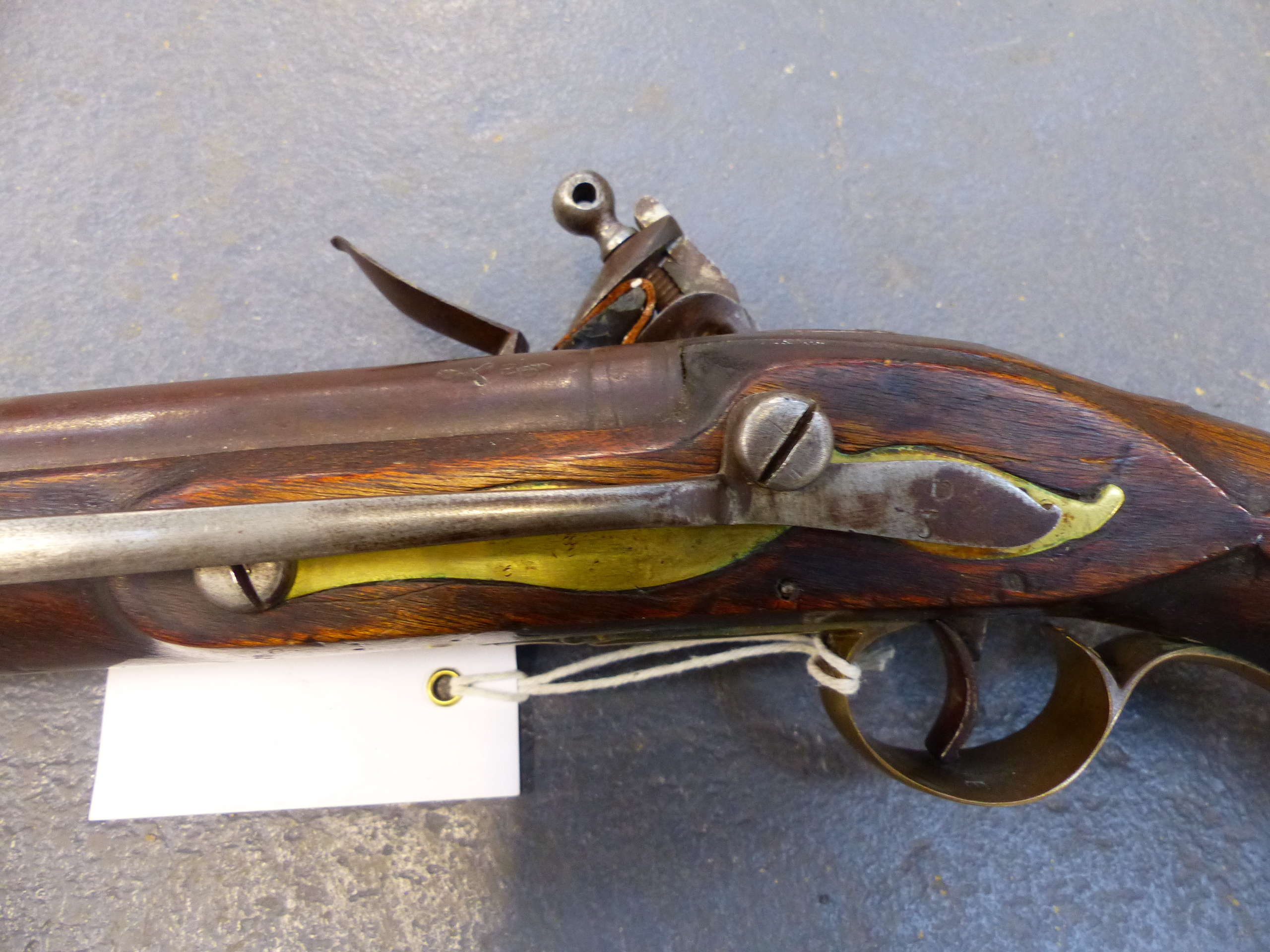 A SEA SERVICE PATTERN FLINTLOCK PISTOL OF INDETERMINATE AGE ( AS SUCH FALLS UNDER SECTION ONE OF THE - Bild 14 aus 59