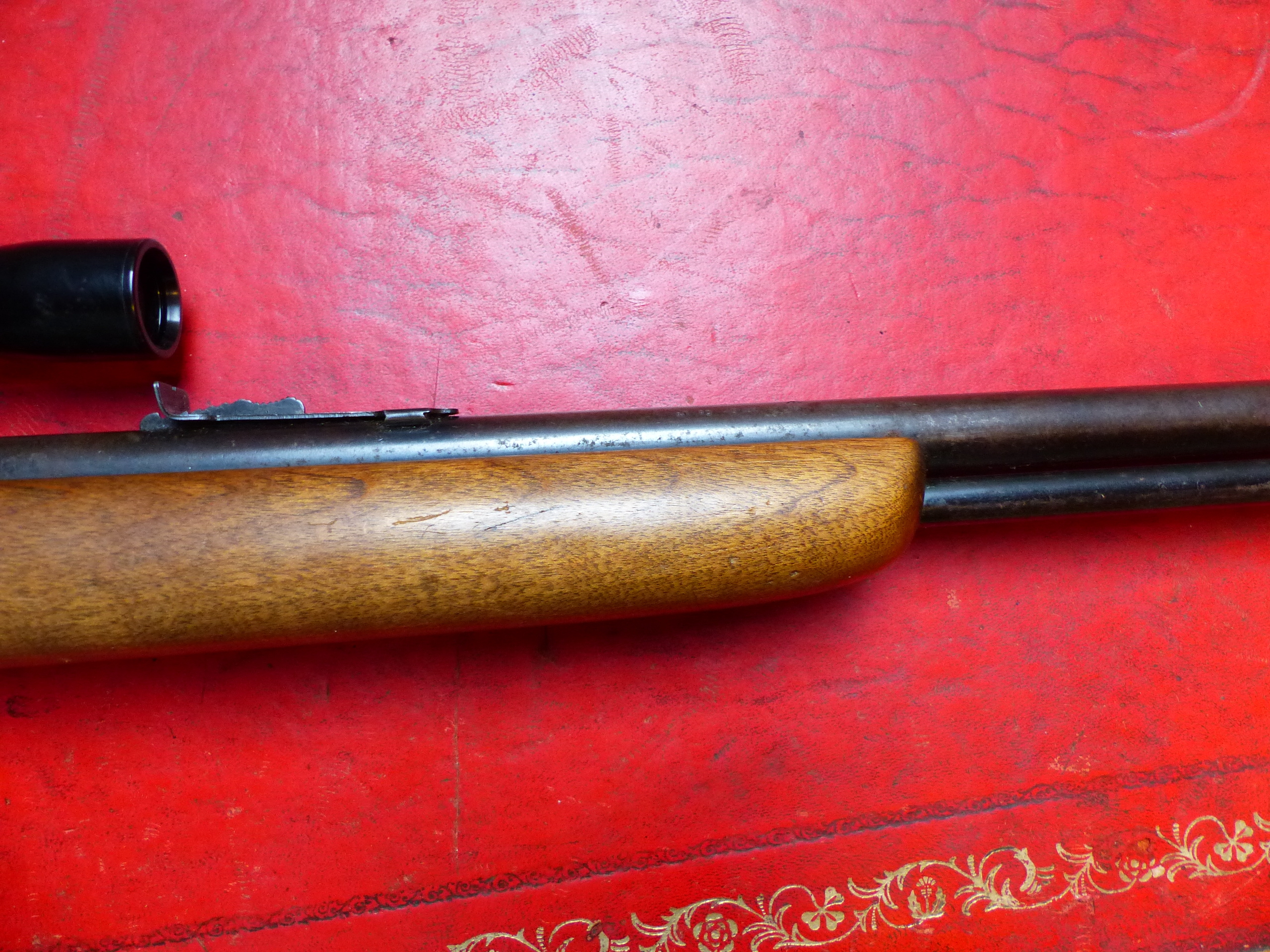 RIFLE. BSA .22LR BOLT ACTION /W SCOPE SERIAL NUMBER LE63690 ( ST NO 3319) - Bild 3 aus 12