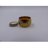 A 9ct GOLD HALLMARKED CELTIC KEEPER RING, (APPROXIMATE WEIGHT 20grms) TOGETHER WITH AN 18ct AND PLAT