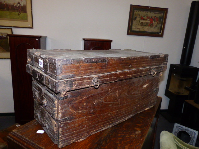 AN UNUSUAL FAR EASTERN IRON MOUNTED TRAVELLING CHEST. - Image 3 of 10