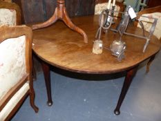 AN EARLY 19th.C.MAHOGANY GATELEG DROP LEAF TABLE. W.114cms.