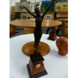 A PAIR OF ART DECO STYLE BRONZE FIGURES ON MARBLE BASES.