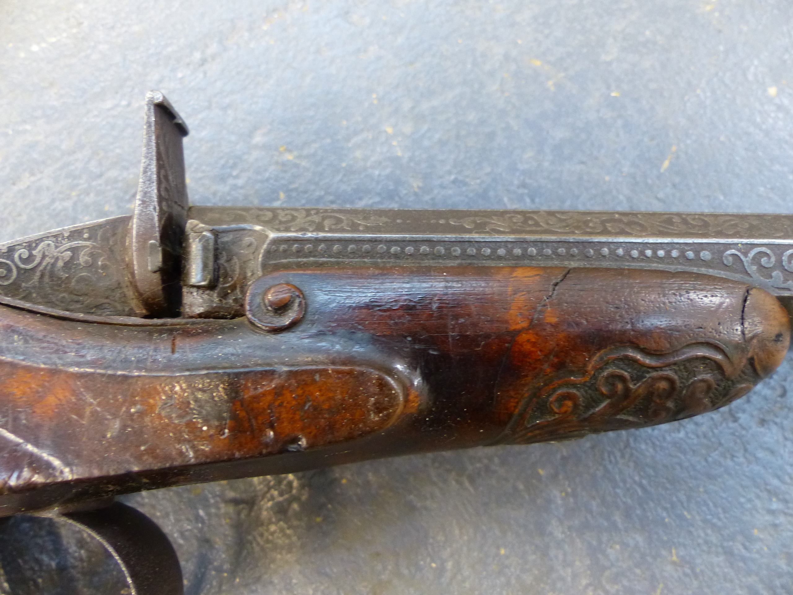 A SEA SERVICE PATTERN FLINTLOCK PISTOL OF INDETERMINATE AGE ( AS SUCH FALLS UNDER SECTION ONE OF THE - Bild 34 aus 59