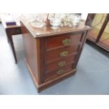 A SMALL MAHOGANY FOUR DRAWER CHEST.