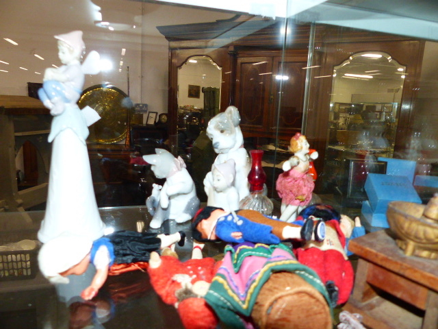 LLADRO AND OTHER FIGURINES,ETC.