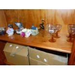 A QTY OF GLASSWARE AND ORNAMENTS.