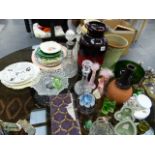 A QTY OF GLASSWARE,VASES,ETC.