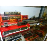 A LARGE COLLECTION OF HORNBY DUBLO RAILWAY LOCOMOTIVES AND ROLLING STOCK, MANY BOXED.