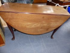 AN 18th.C.MAHOGANY GATELEG DINING TABLE ON LONG CABRIOLE LEGS AND CARVED SHAPED FEET. THE TOP 121