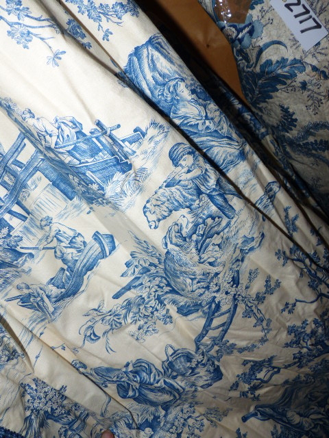 THREE PAIRS OF BESPOKE BLUE PATTERN LINED CURTAINS/ DRAPES, ONE OF TOILE DE JOUY DESIGN TOGETHER - Image 3 of 5