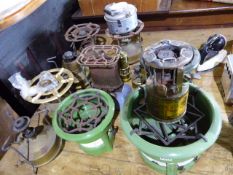 A COLLECTION OF ANTIQUE PRIMUS AND OTHER SIMILAR STOVES.