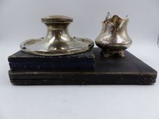 A SIILVER HALLMARKED CAPSTAN INKWELL DATED 1910, TOGETHER WITH A CASED SET OF KINGS PATTERN KNIVES