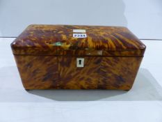 A LATE REGENCY BLOND TORTOISESHELL TEA CADDY WITH DOME TOP FORM LID ENCLOSING FITTED INTERIOR. W.