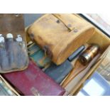 AN INTERESTING COLLECTION OF VINTAGE ITEMS TO INCLUDE CASED AIR BRUSH FITTINGS, A PEN KNIFE WITH