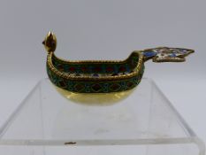 A WHITE METAL RUSSIAN GILT AND ENAMELLED KOVSCH. STAMPED 84 AND THE LEFT PROFILE OF A WOMAN'S HEAD