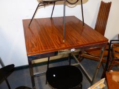 A MID CENTURY CHROME FRAMED HIGH TABLE IN THE MANNER OF MERROW.