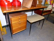 A SMALL MID CENTURY DESK OR DRESSING TABLE IN THE MANNER OF GIO PONTI TOGETHER WITH A MATCHING STOOL