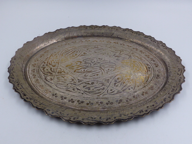 AN INDO PERSIAN WHITE METAL DECORATED TRAY. APPROXIMATE MEASURMENTS 33.5cms X 25.5cms. - Image 4 of 6