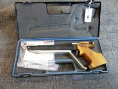 A .177 PARDINI FIOCHHI TARGET AIR PISTOL WITH INSTRUCTIONS AND TRANSIT CASE.