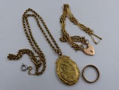 AN EDWARDIAN 9ct GOLD BACK & FRONT OVAL LOCKET SUSPENDED ON AN UNHALLMAKRED BELCHER CHAIN, APPROX