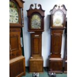 A LATE GEORGIAN OAK AND MAHOGANY BANDED 8-DAY LONG CASE CLOCK WITH 11.5" ARCH TOP BRASS DIAL WITH