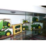 SIX DIE CAST MODELS OF JOHN DEERE TRACTORS AND A VANGUARDS BOXED TRUCK SET.